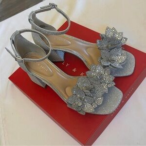Kelly & Katie Silver Floral Women's Heels